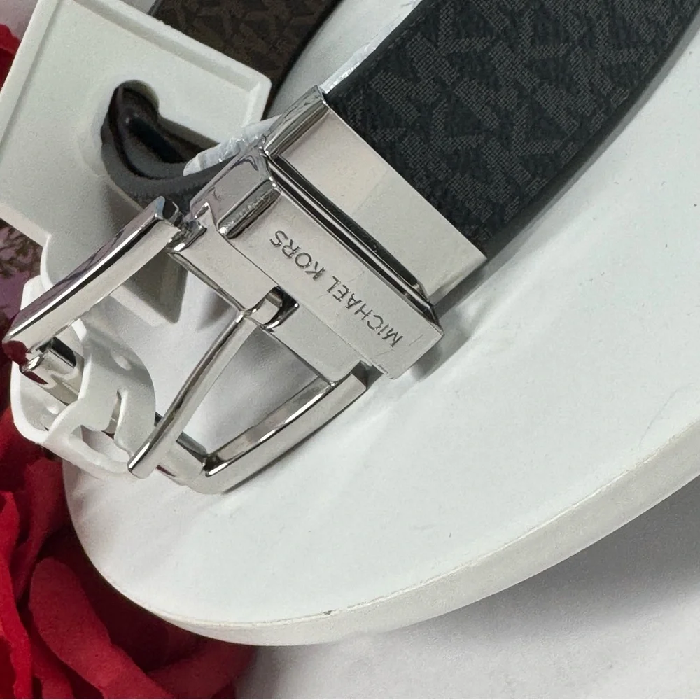 SALE MICHAEL KORS REVERSIBLE LOGO BELT